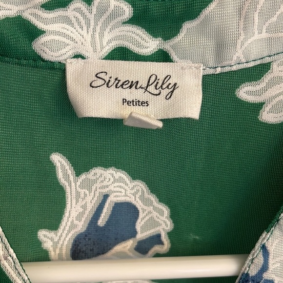 Siren Lily Women's Green Floral Sleeveless Button-Up Blouse Size PL – Petite Top - Picture 2 of 7